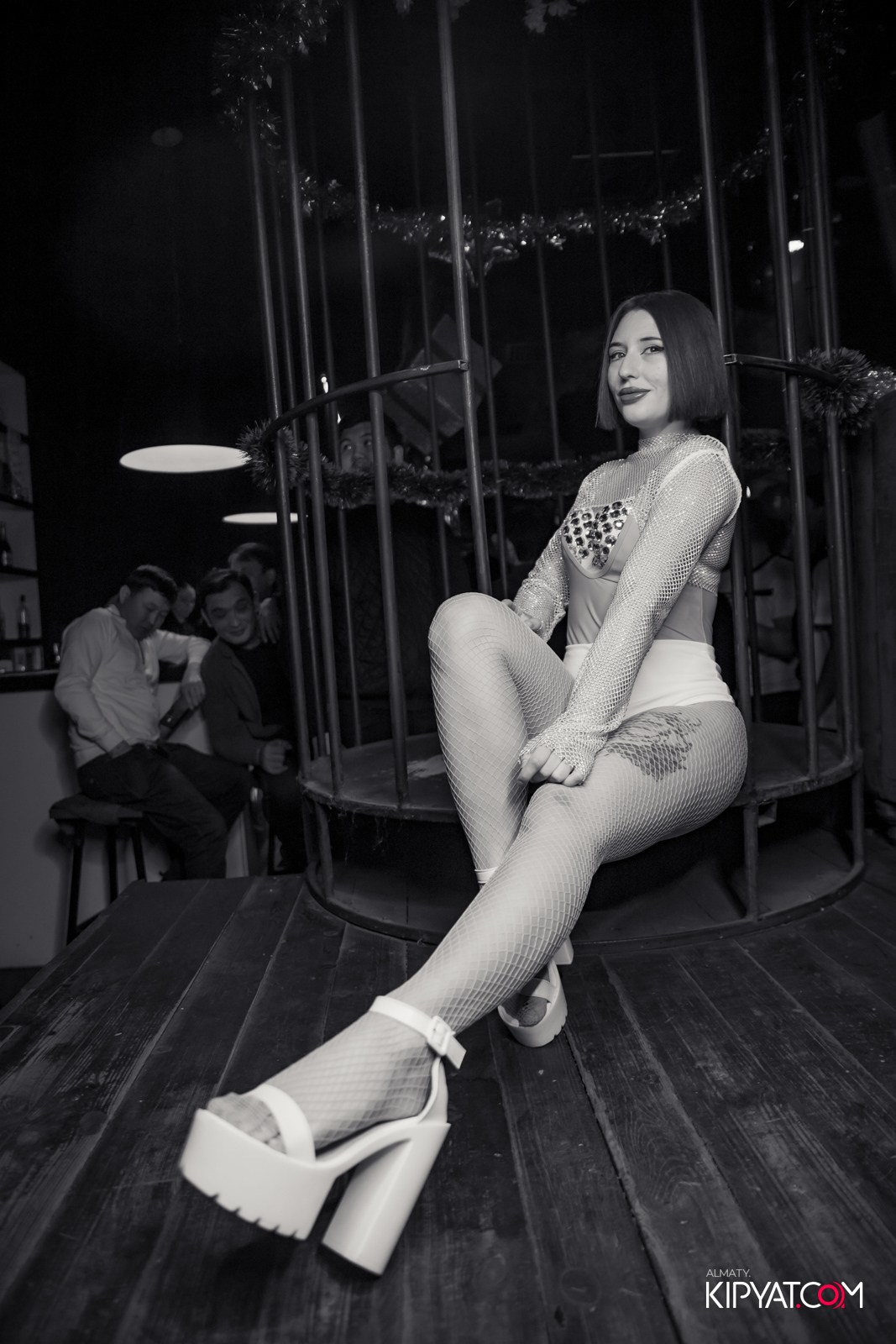 UYAT EMES BAR. КИПЯТКОМ АЛМАТЫ!