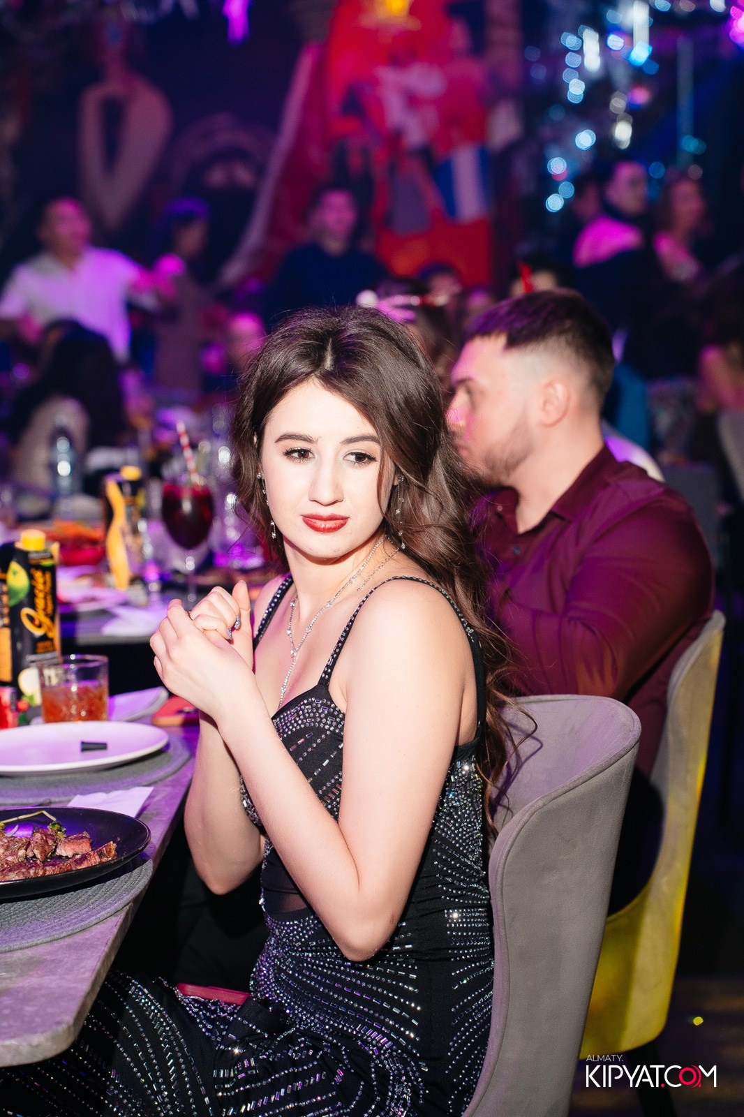 FRIENDS BAR & TERRACE. КИПЯТКОМ АЛМАТЫ!