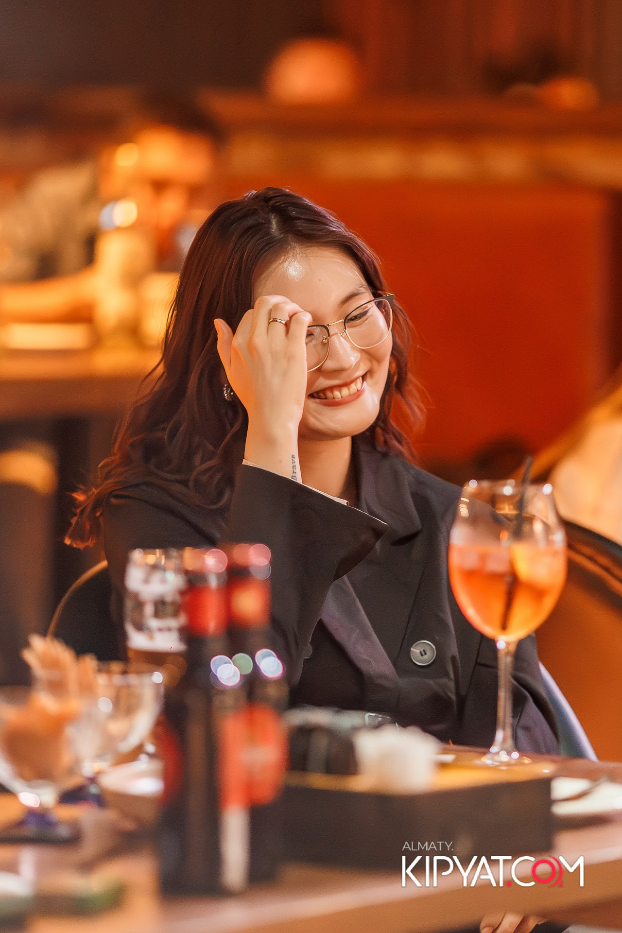 СОЛЬНЫЙ СТЕНДАП КОНЦЕРТ АЛЕКСАНДРА МЕРКУЛЬ. КИПЯТКОМ АЛМАТЫ!