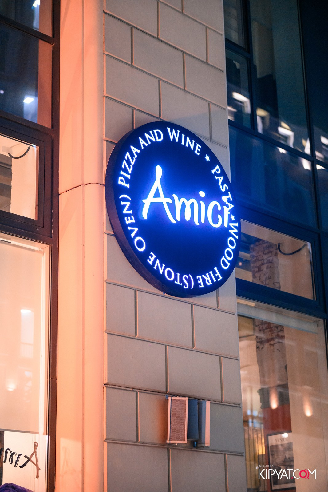 РЕСТОРАН AMICHI. КИПЯТКОМ АЛМАТЫ!