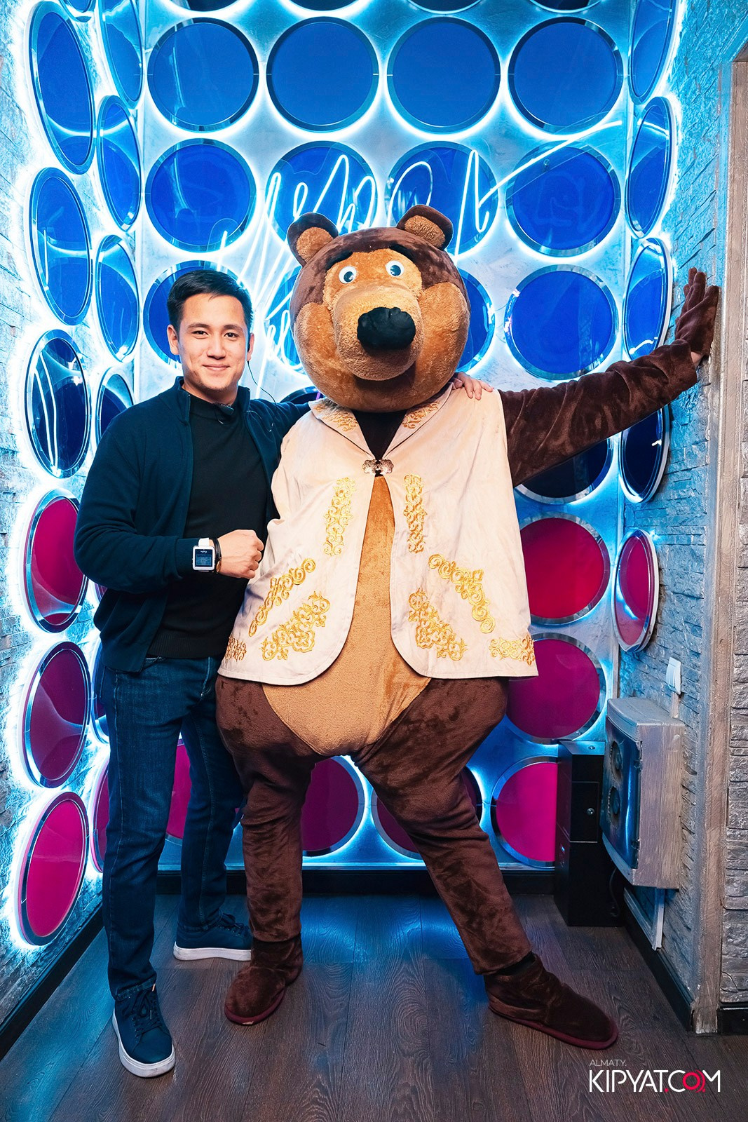 УХО И МЕДВЕДЬ НА ГАГАРИНА. КИПЯТКОМ АЛМАТЫ!