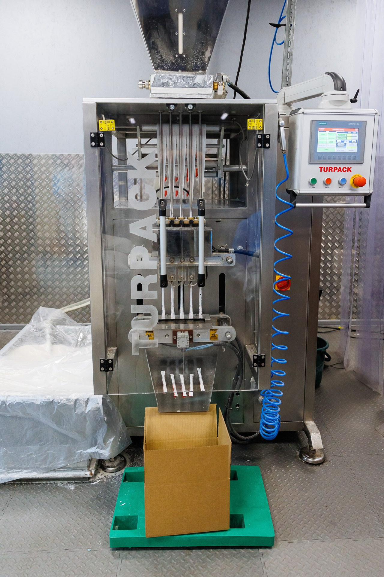 Производство ВЗЛП. Фотосъёмка для бизнеса — предметное фото, репортаж с мероприятий, портреты людей, съёмка интерьера и экстерьера