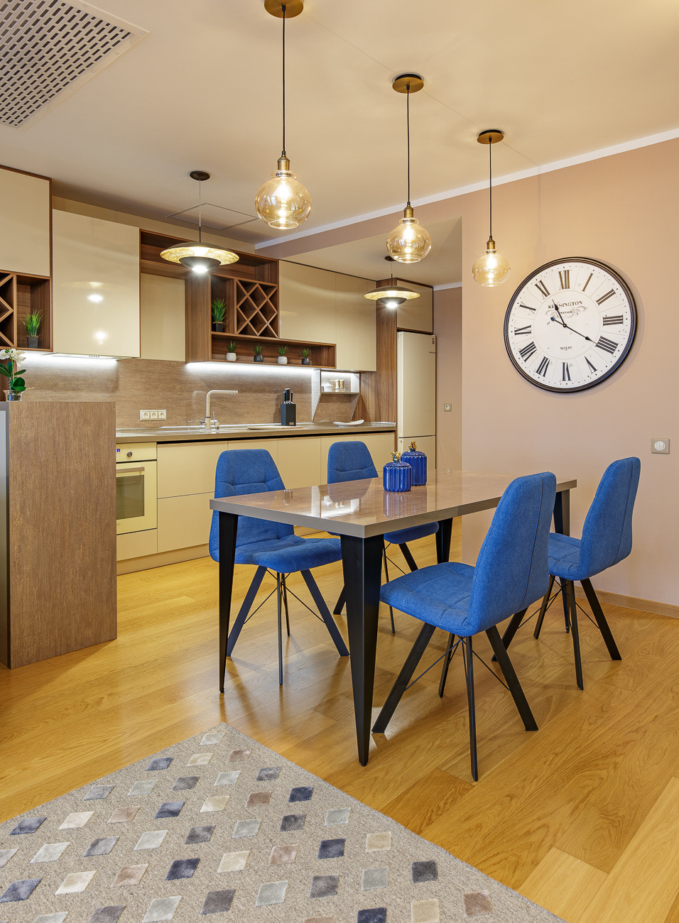 Renatphoto-Фотограф элитной недвижимости, квартир и коммерческих помещений. Профессиональная фотосъёмка интерьеров, предметная фотосессия еды для меню г. Анапа