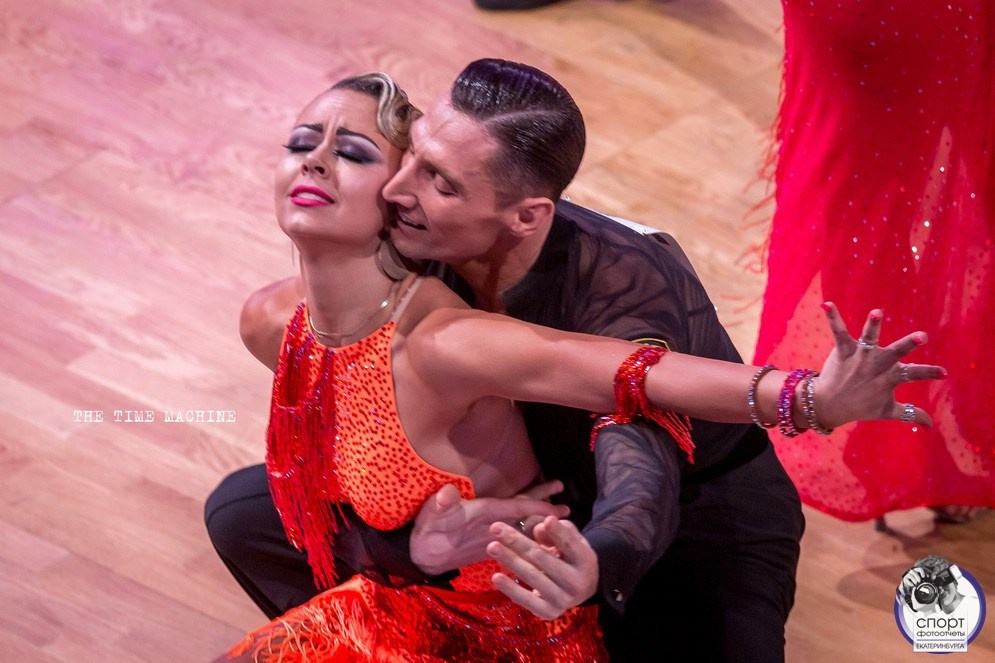 DANCE. Фотограф для маркетплейсов Михаил Бове