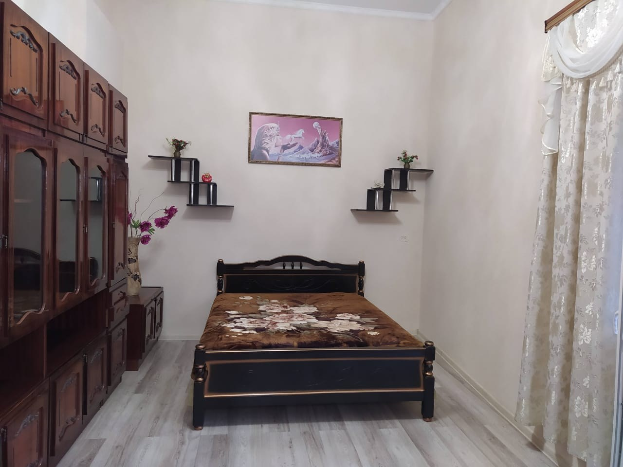 Ул. Революции 57. Отдых в Евпатории без забот — аренда жилья, трансфер, размещение под ключ