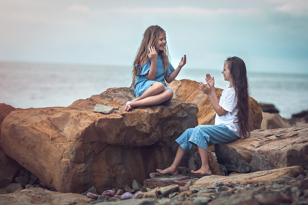 Две девчушки хохотушки. Фотограф/ Москва и МО/ Обучение