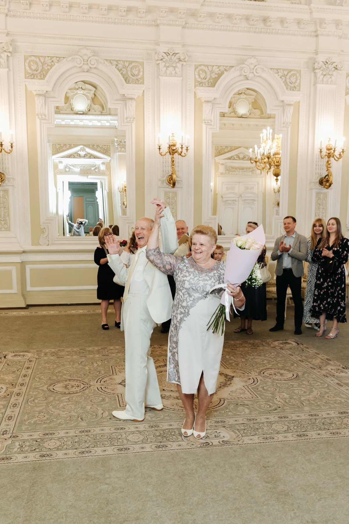 Золотая свадьба в 1-м дворце бракосочетания. Фотограф крещение венчание в Петербурге! Помогает подобрать храм и посоветовал душевного батюшку в СПб