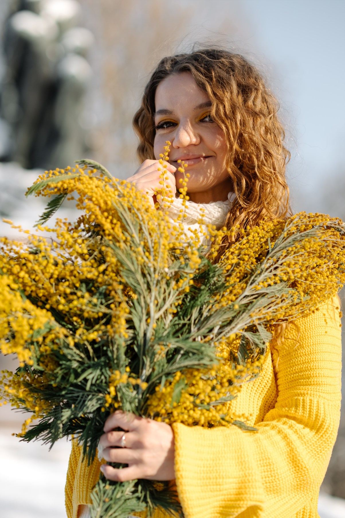 Ева с мимозой. Свадебный и сеейный фотограф в Санкт-Петербурге Елена Худякова