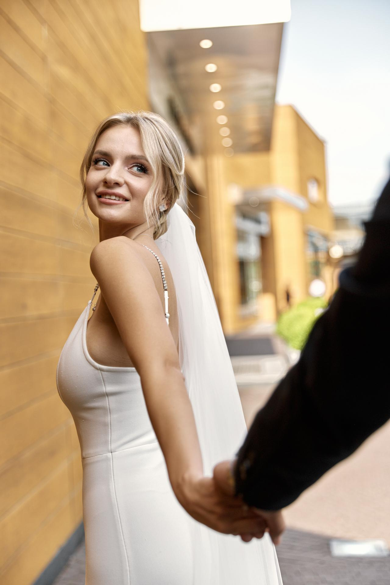  Регистрация церемонии прошла в живописной Барвихе, а ресторан на реке Клязьма создал незабываемую атмосферу для праздника. 