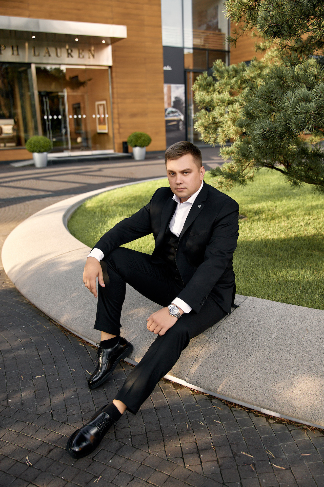  Мы создали неповторимую атмосферу и запечатлели самые трогательные моменты вашей истории. 