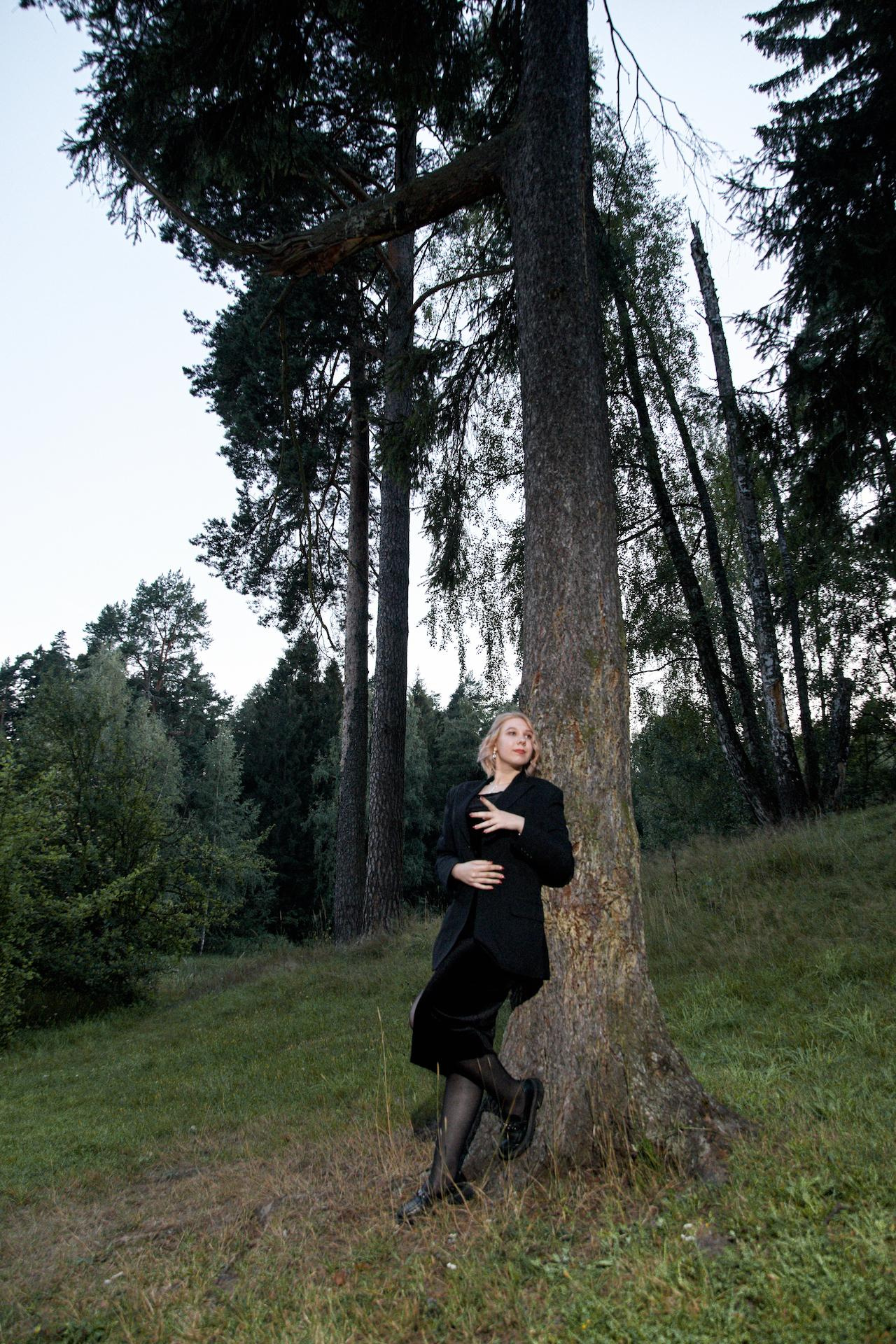 Я запечатлил каждый важный момент вашего особенного дня, сохраняя эмоции и память о прекрасной свадьбе. 