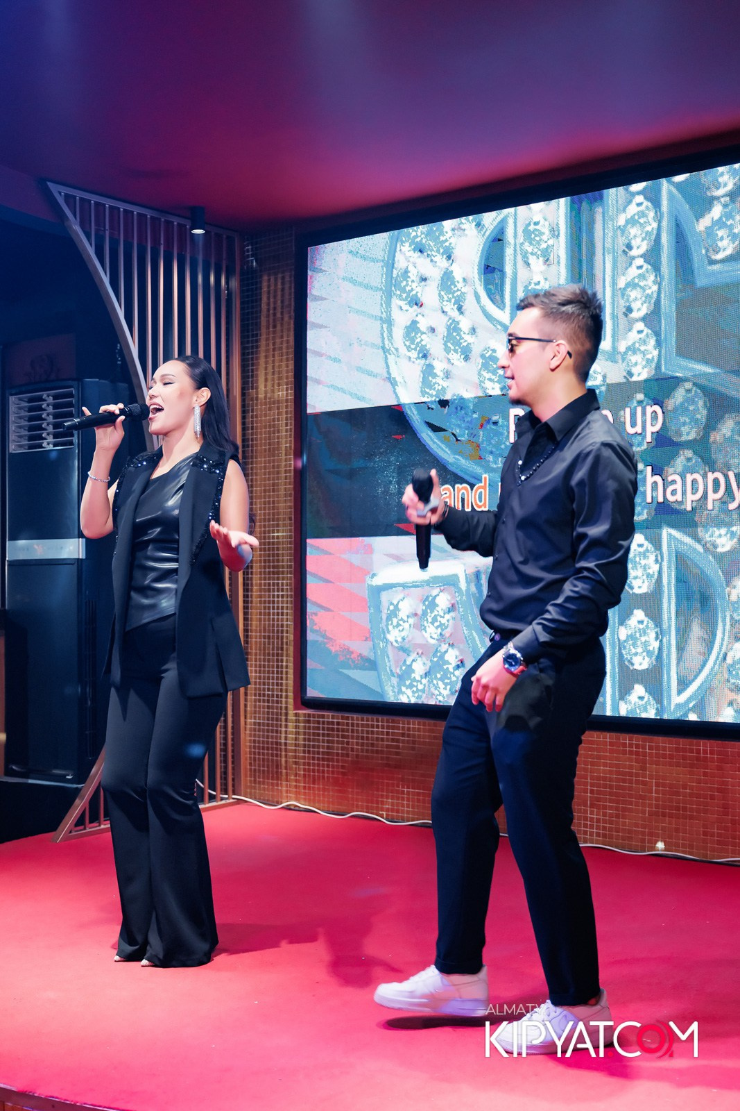 ЗАЯ, НА БИС. КИПЯТКОМ АЛМАТЫ!