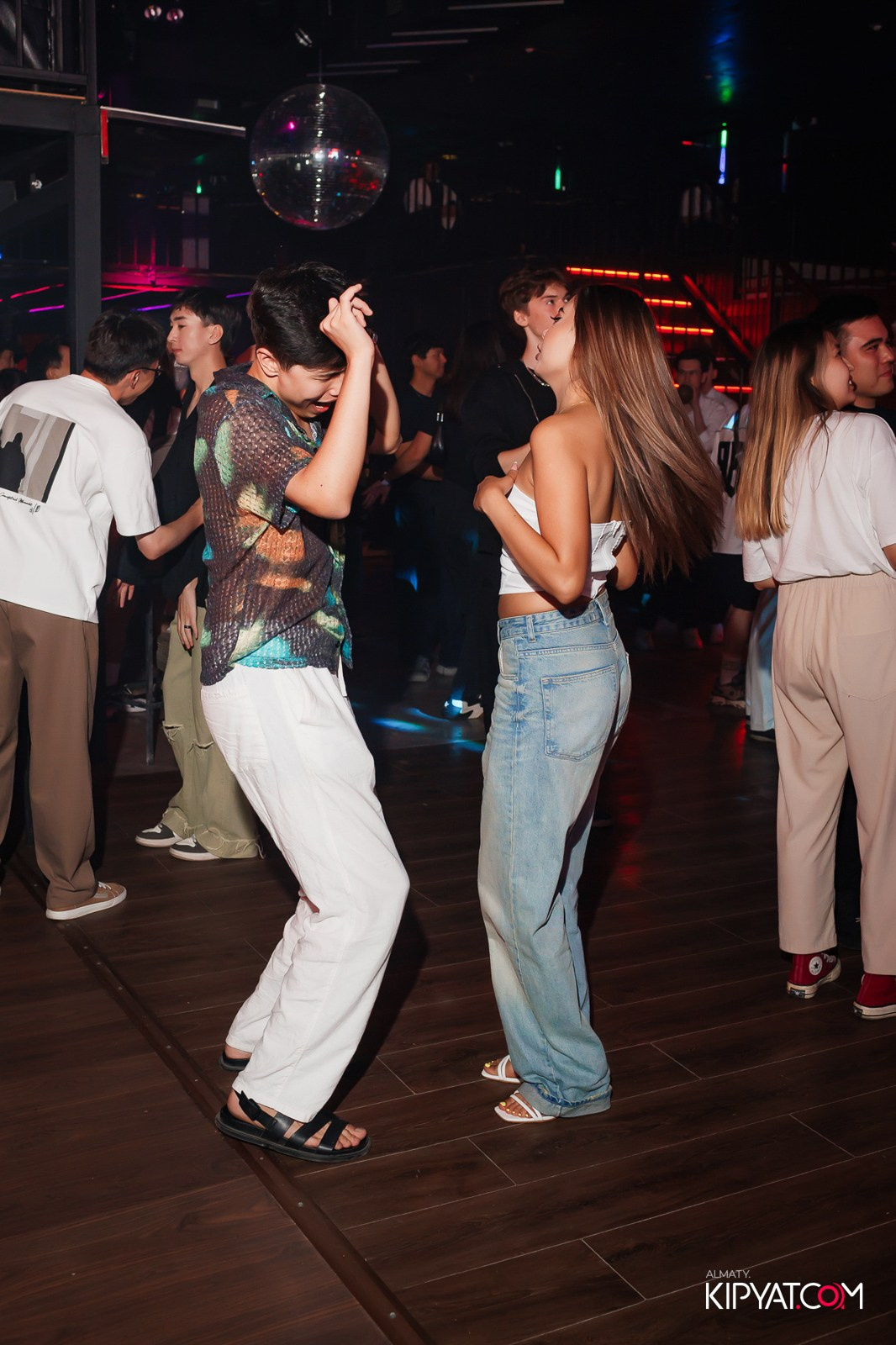 НОЧНОЙ КЛУБ ICON. КИПЯТКОМ АЛМАТЫ!