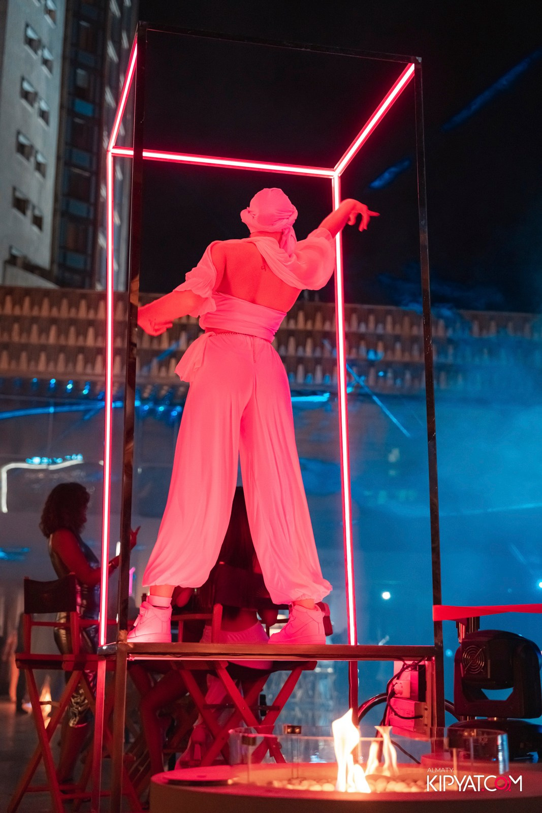 EDEN POOL & BAR. КИПЯТКОМ АЛМАТЫ!