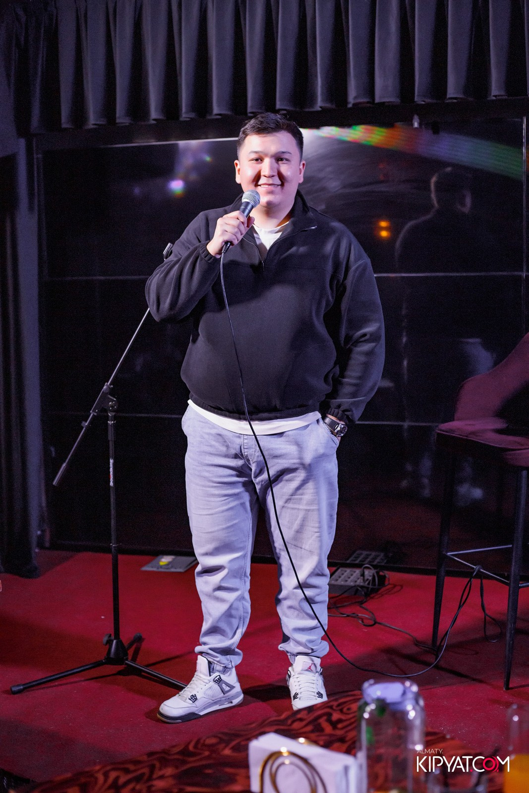 STAND UP КОНЦЕРТ АЛЕКСАНДРА МЕРКУЛЬ ESTATE KARAOKE BAR. КИПЯТКОМ АЛМАТЫ! Фотосъемка мероприятий в Алматы