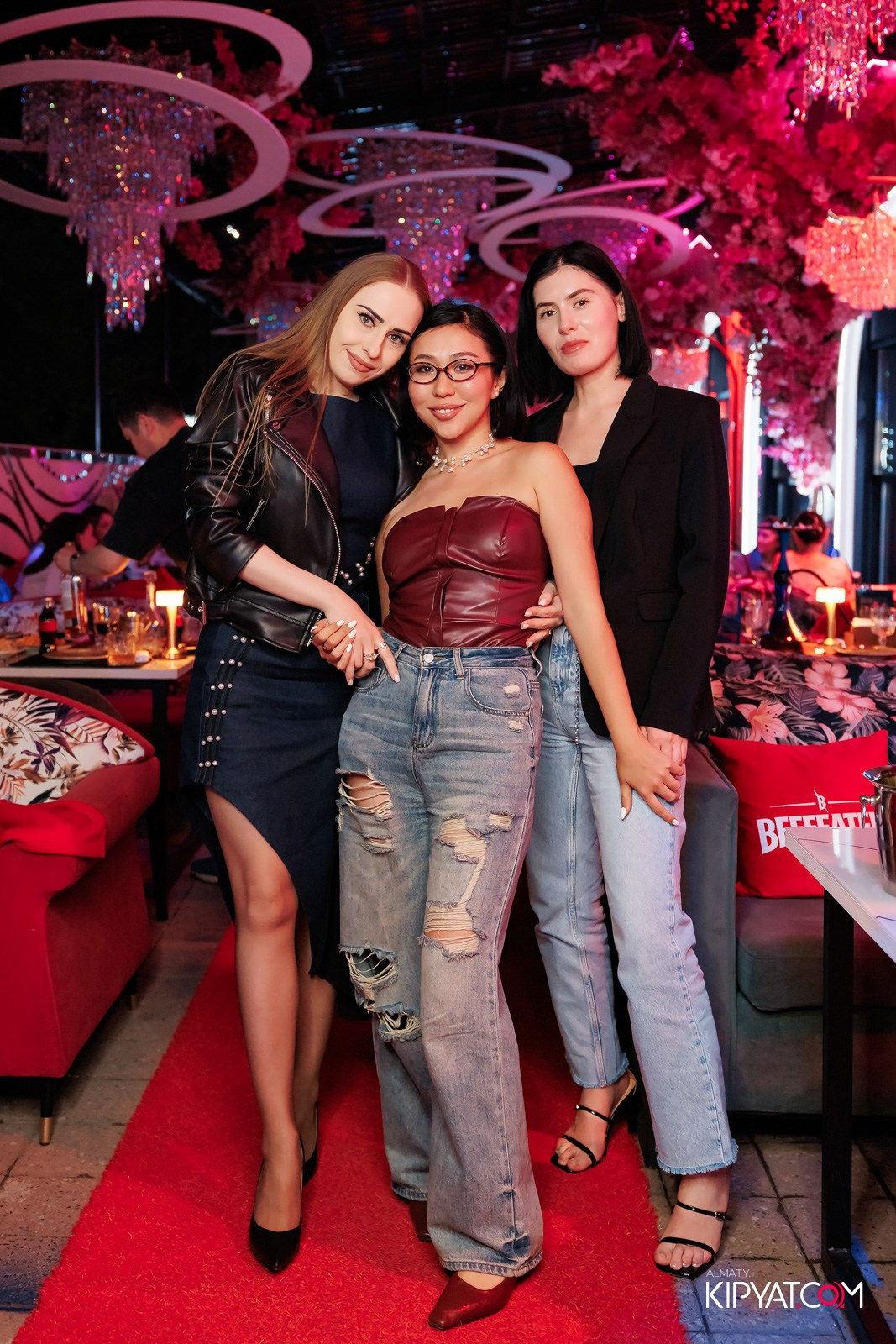 НОДАР РЕВИЯ В «ЗАЯ, НА БИС». КИПЯТКОМ АЛМАТЫ!