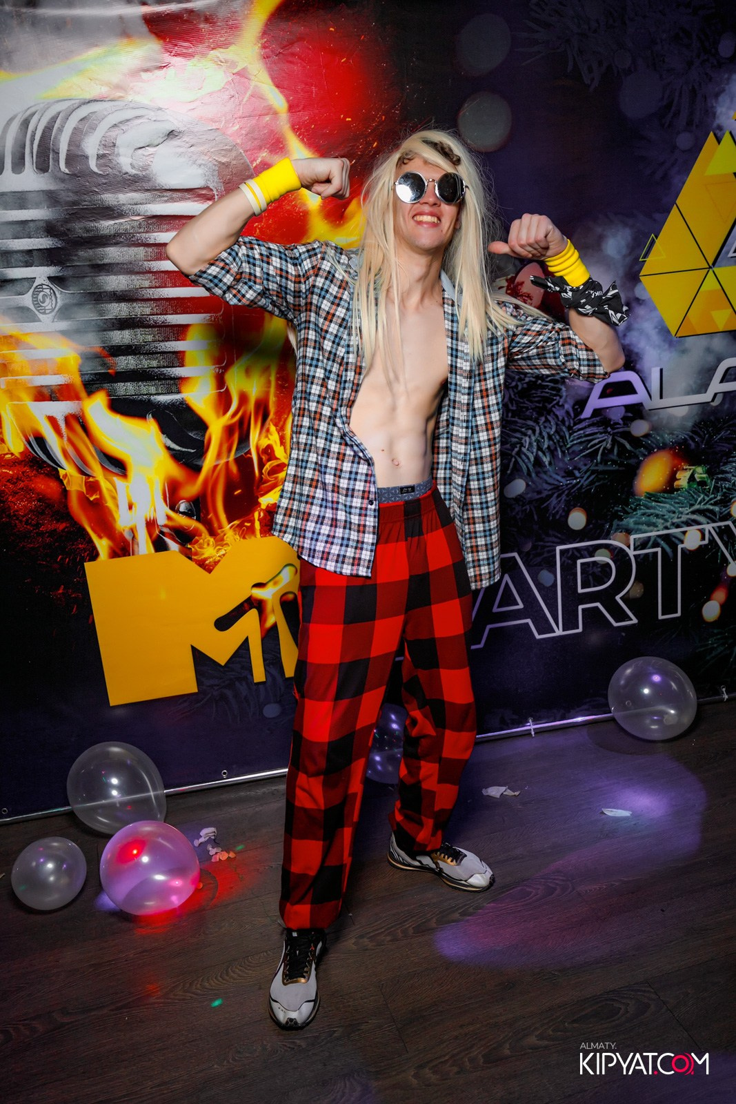 УХО И МЕДВЕДЬ НА ГАГАРИНА. КИПЯТКОМ АЛМАТЫ!