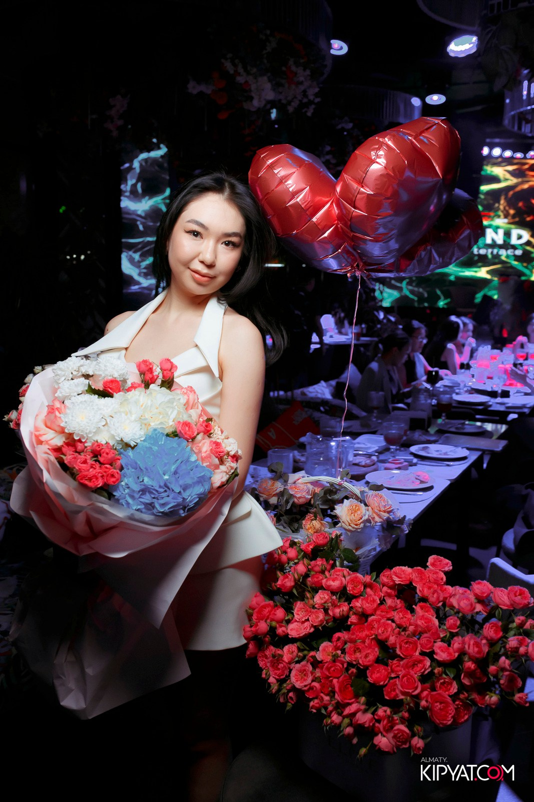 FRIENDS BAR & TERRACE. КИПЯТКОМ АЛМАТЫ! Фотосъемка мероприятий в Алматы