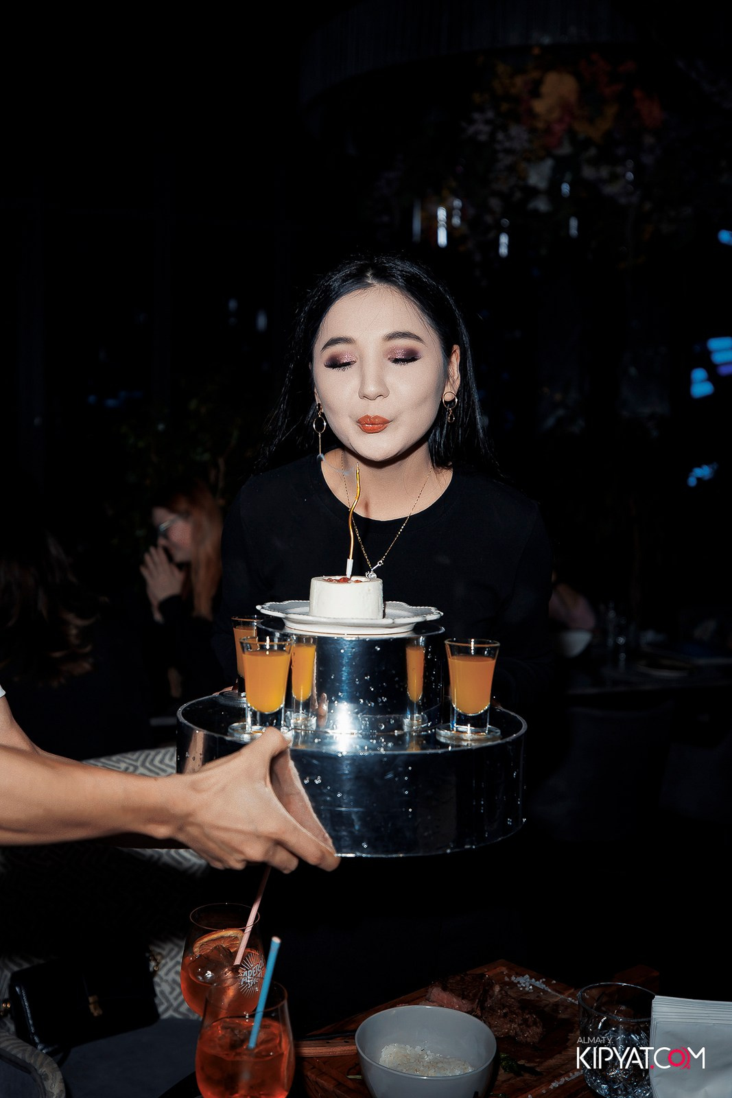 FRIENDS BAR & TERRACE. КИПЯТКОМ АЛМАТЫ! Фотосъемка мероприятий в Алматы