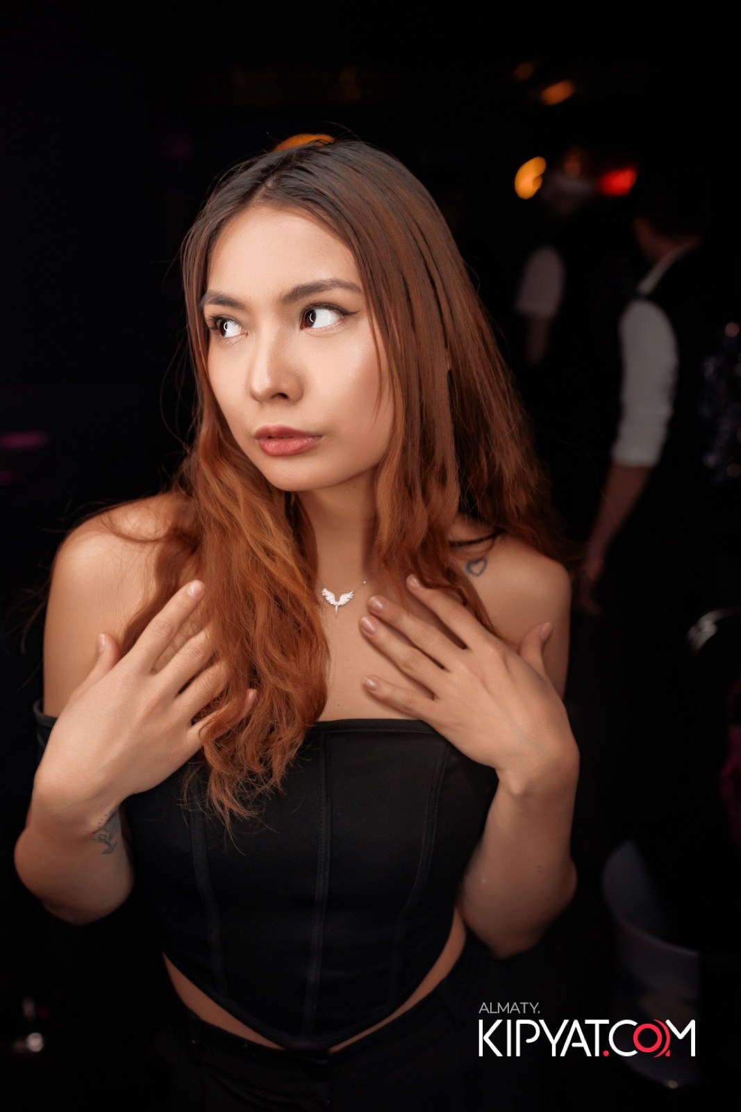 SANTA BARBARA — ПИТ ДЖЕЙСОН (ГР. ПРЕМЬЕР-МИНИСТР) И ИЛЬЯ ЗУДИН (ГР. ДИНАМИТ) НА ПРЕДНОВОГОДНЕЙ ВЕЧЕРИНКЕ. КИПЯТКОМ АЛМАТЫ!