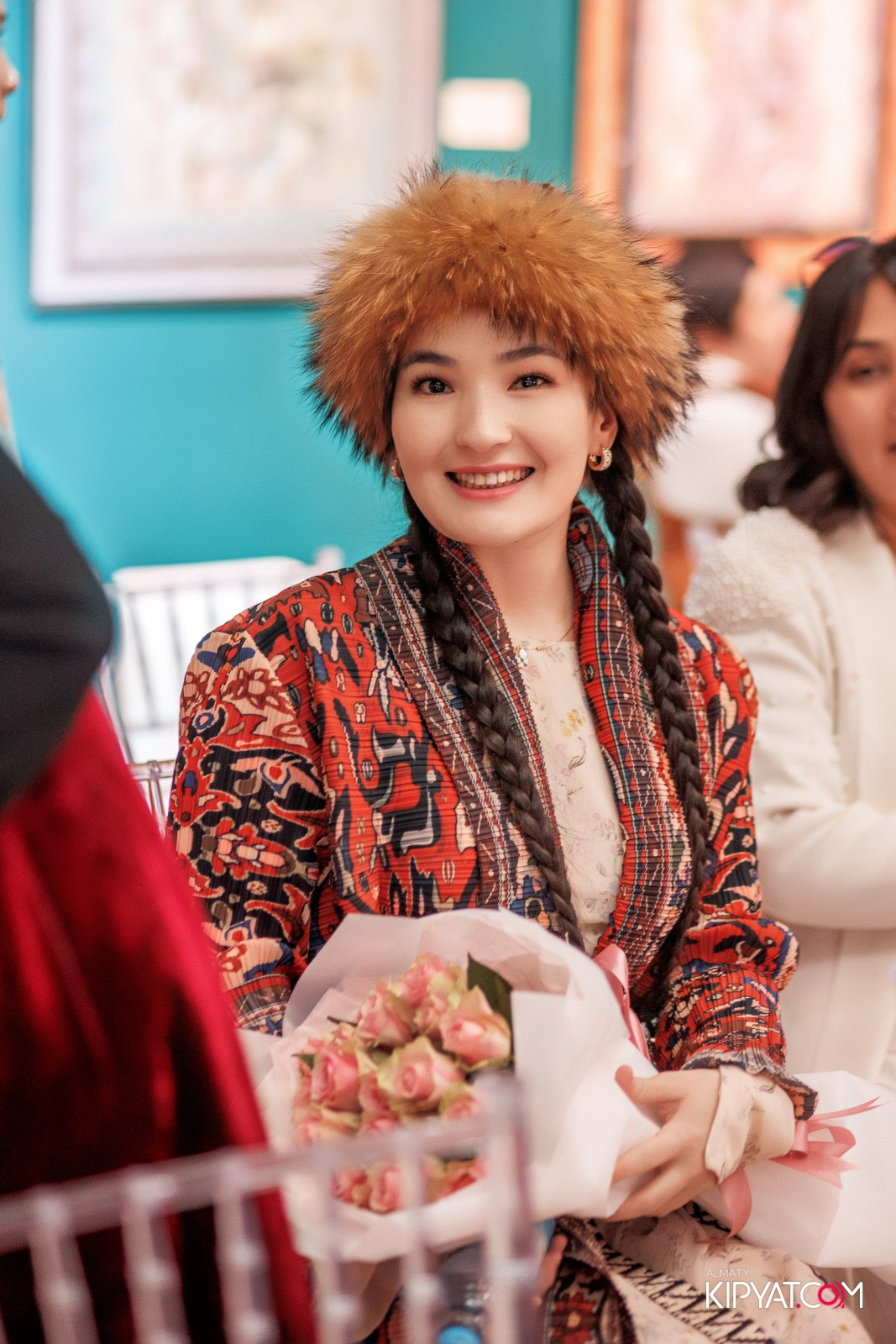 FASHION ПОКАЗ, КАЗАХСКОЙ НАЦИОНАЛЬНОЙ ОДЕЖДЫ. КИПЯТКОМ АЛМАТЫ!