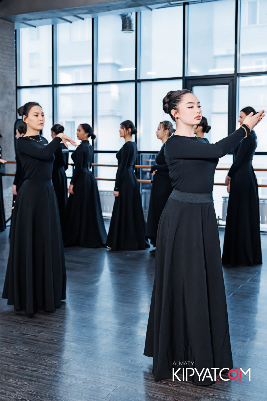 BLOCKBUSTER ТАНЦЕВАЛЬНАЯ АКАДЕМИЯ. КИПЯТКОМ АЛМАТЫ!