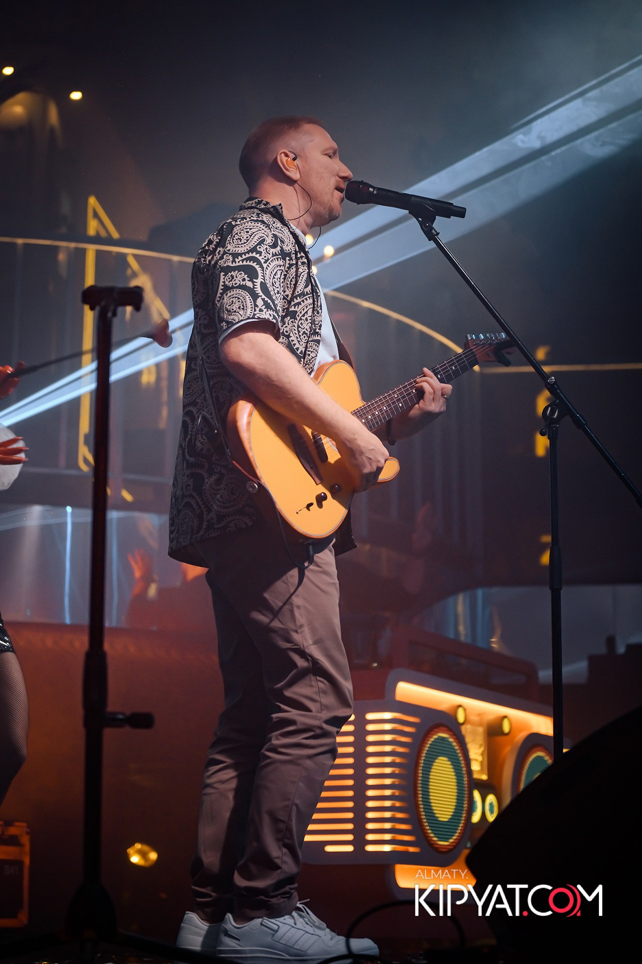 SANTA BARBARA ВЫСТУПЛЕНИЕ ГРУППЫ БРАТЬЯ ГРИММ. КИПЯТКОМ АЛМАТЫ!