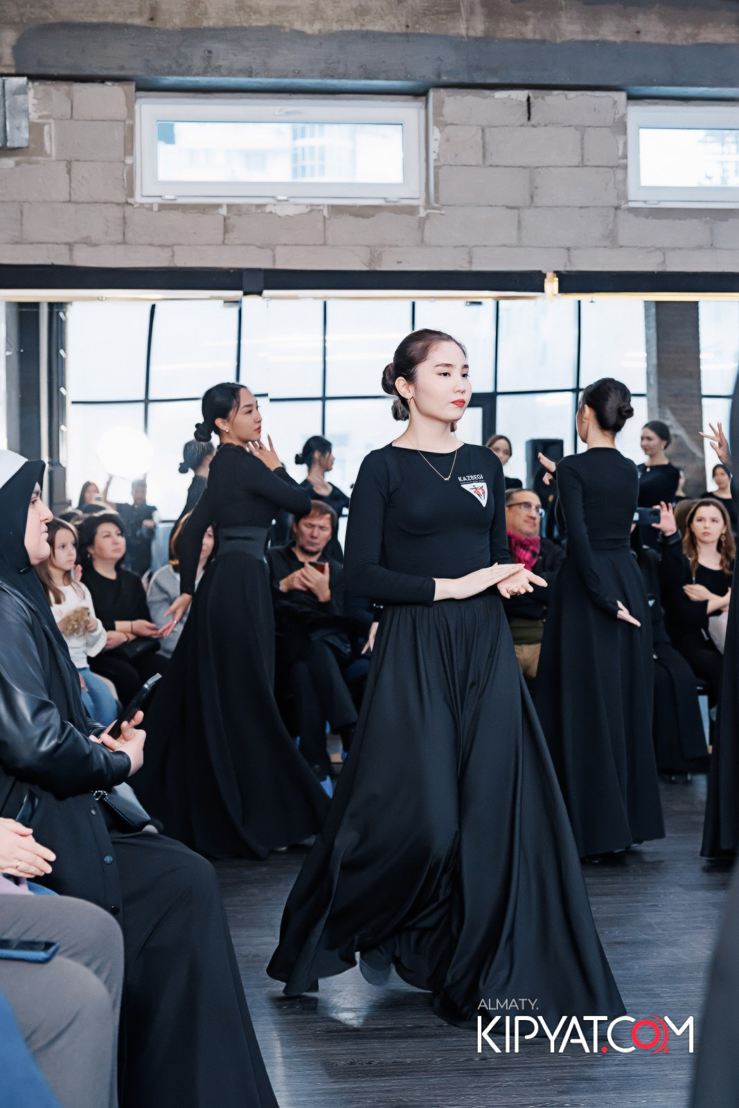 BLOCKBUSTER ТАНЦЕВАЛЬНАЯ АКАДЕМИЯ. КИПЯТКОМ АЛМАТЫ!