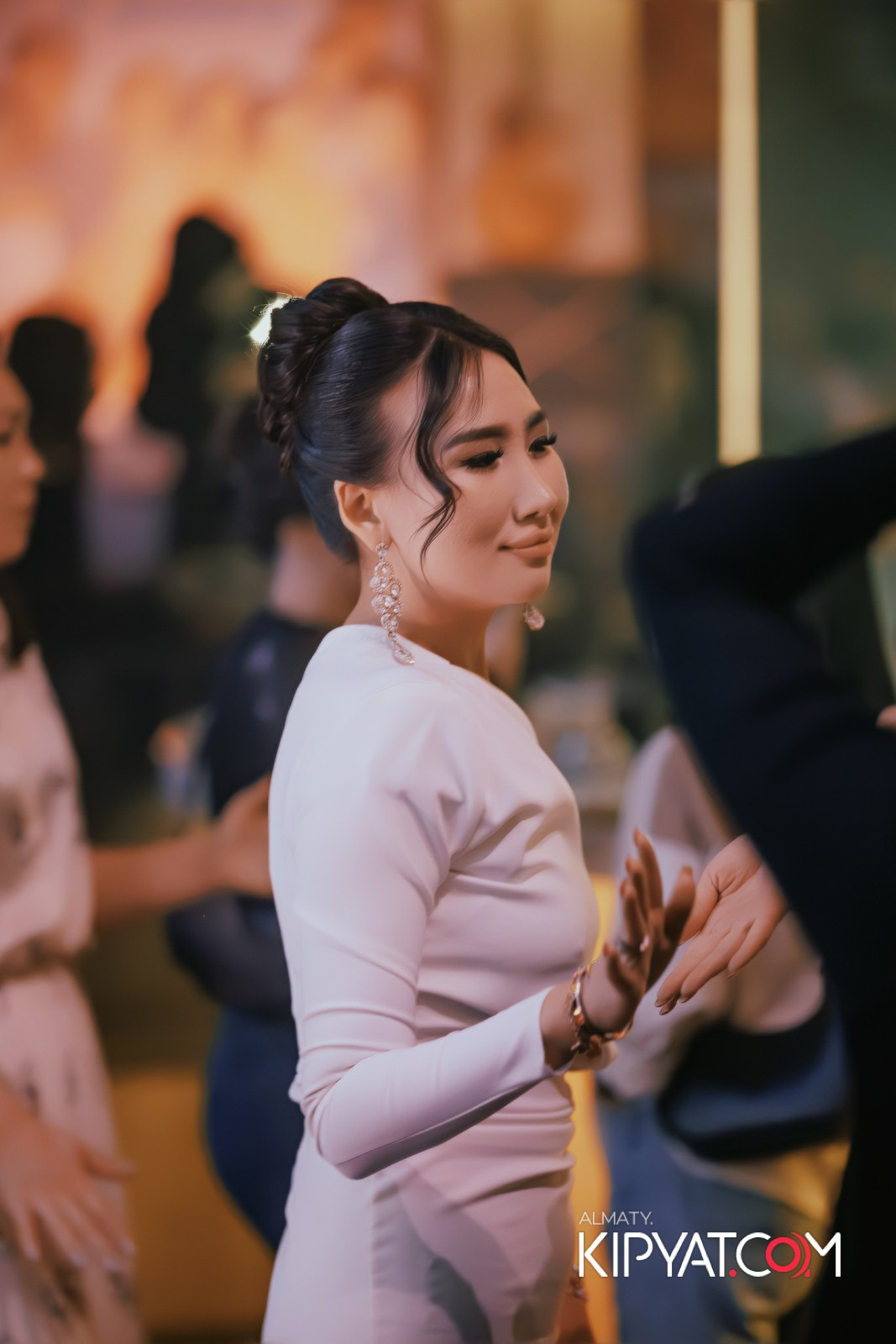 SANTA BARBARA — ПИТ ДЖЕЙСОН (ГР. ПРЕМЬЕР-МИНИСТР) И ИЛЬЯ ЗУДИН (ГР. ДИНАМИТ) НА ПРЕДНОВОГОДНЕЙ ВЕЧЕРИНКЕ. КИПЯТКОМ АЛМАТЫ!