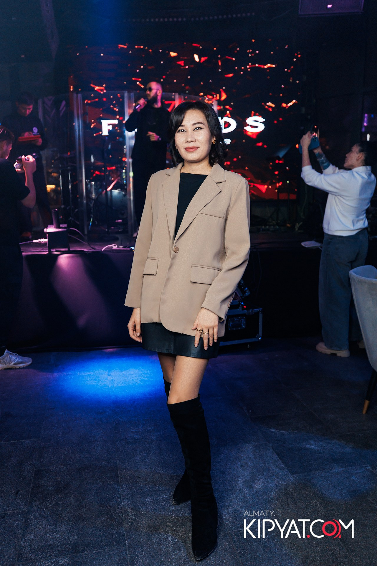 FRIENDS TERRACE & BAR. КИПЯТКОМ АЛМАТЫ!