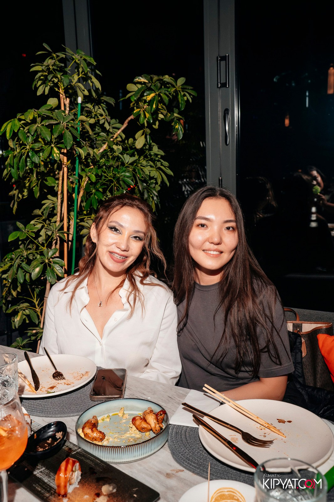 FRIENDS BAR & TERRACE. КИПЯТКОМ АЛМАТЫ!