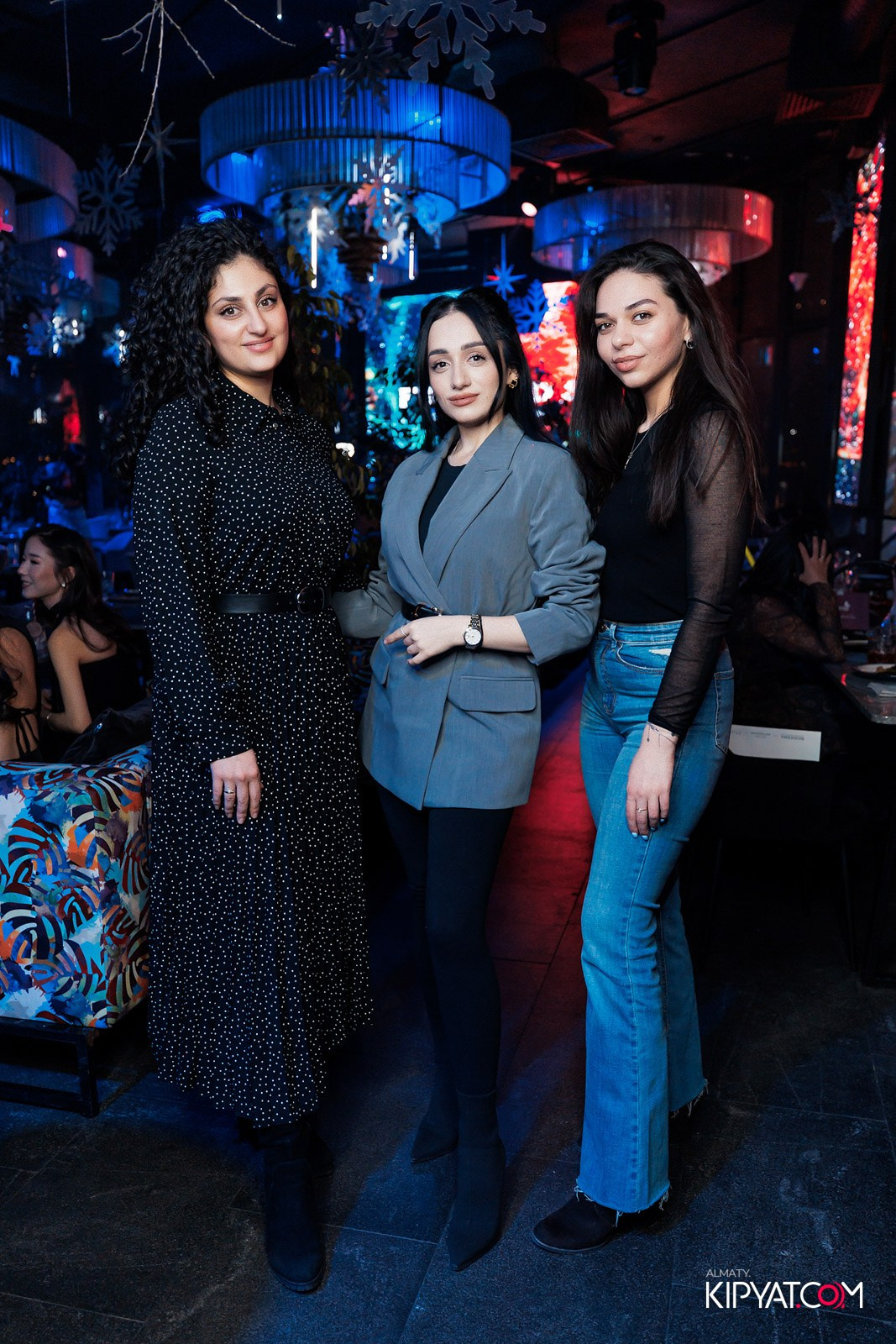 FRIENDS BAR & TERRACE. КИПЯТКОМ АЛМАТЫ!