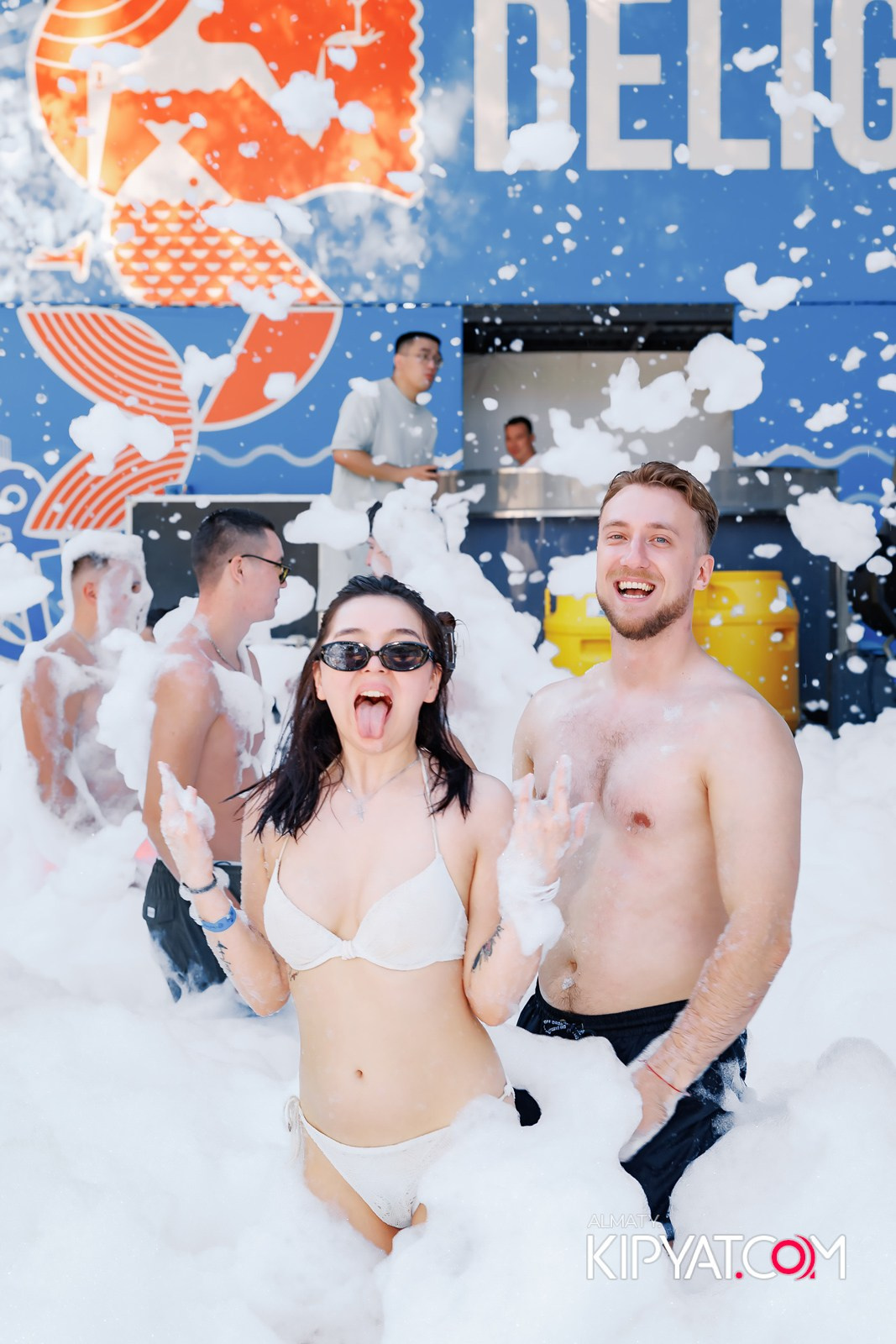 ПЕННАЯ ВЕЧЕРИНКА/ДЫМОВОЕ ШОУ/БАССЕЙН DELIGHT POOL. КИПЯТКОМ АЛМАТЫ!