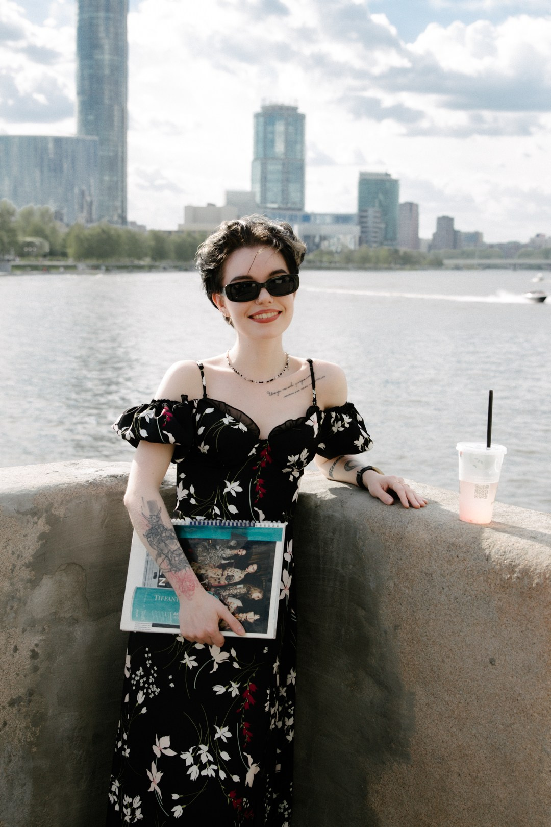 Портрет Насти и цветущей вишни. Фотограф Настя Булочка Екатеринубрг