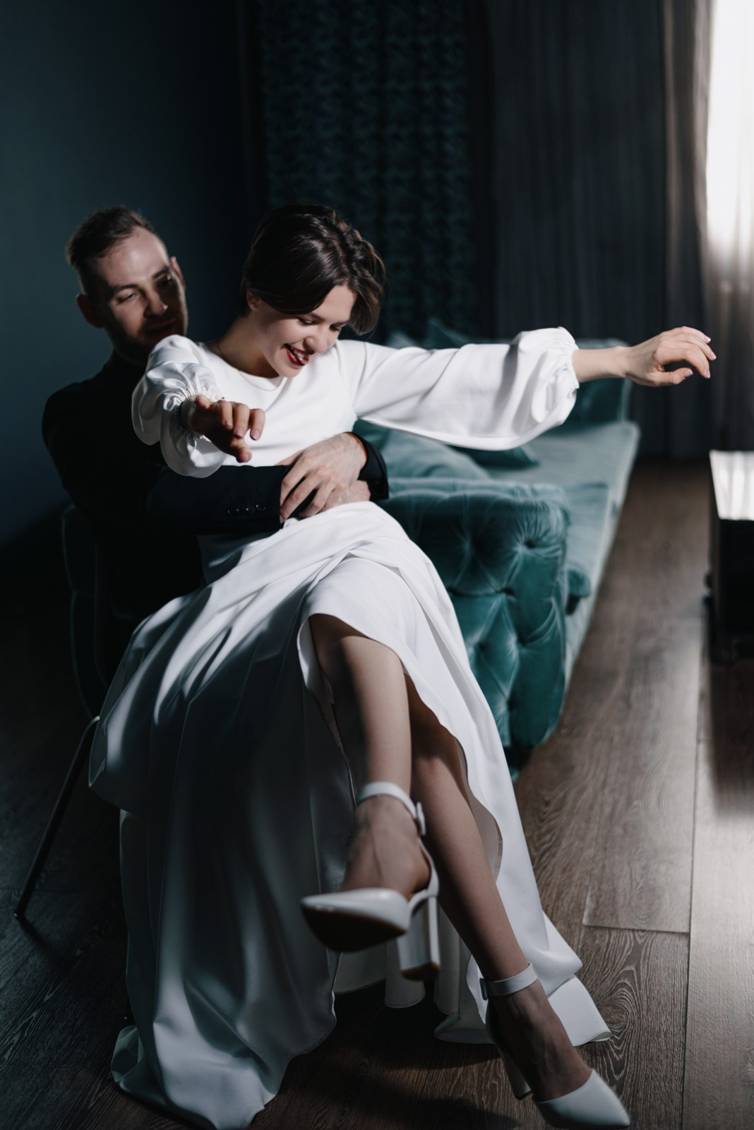 Живые свадебные эмоции: утренние сборы невесты и жениха в отеле