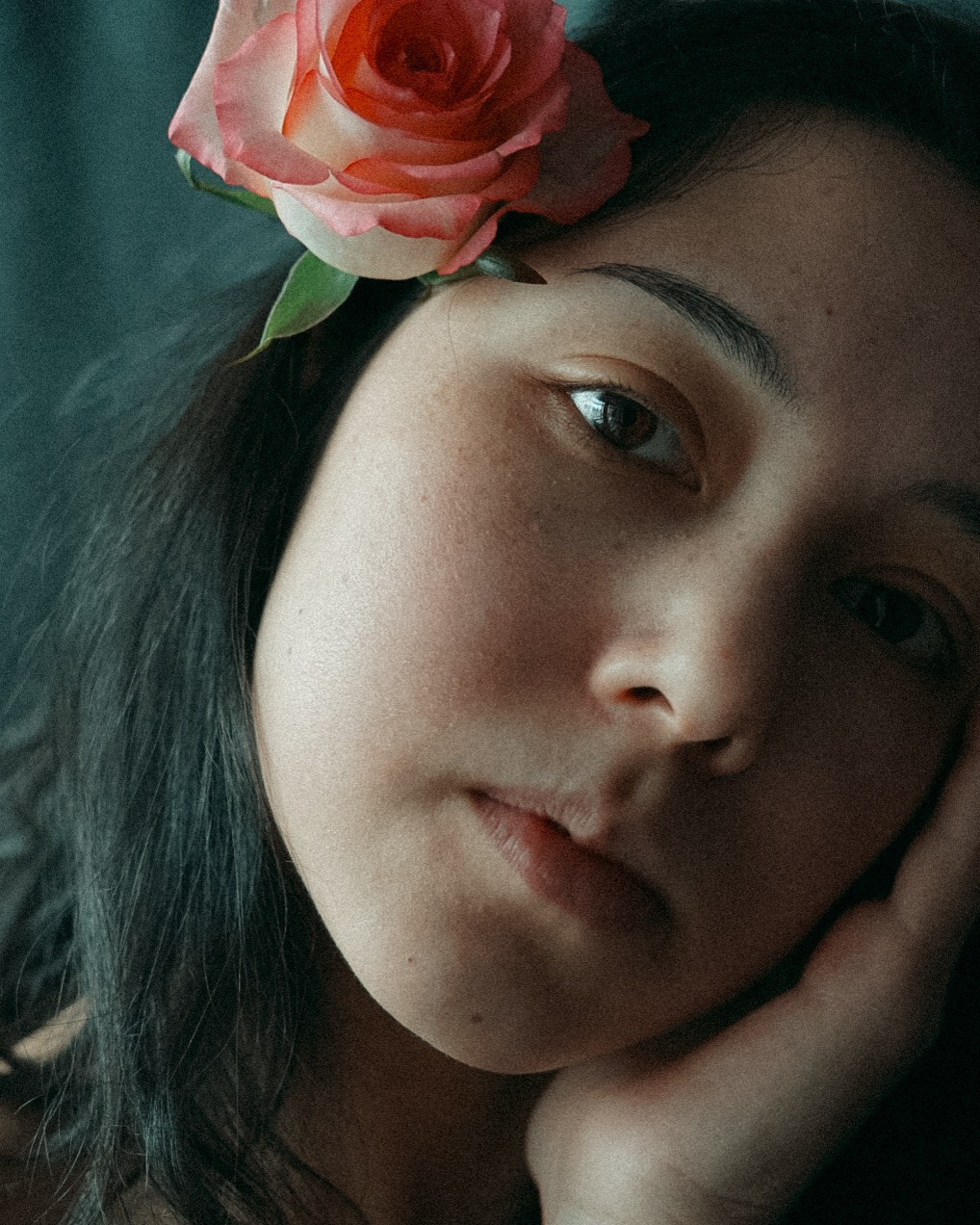 2022 год. Фотография не помогает выбраться из темноты