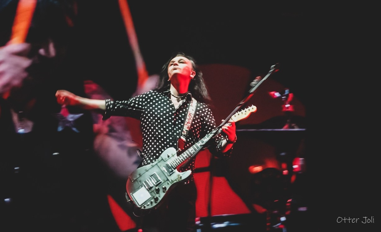 Screens. Концертный репортёр Валерия Сафина