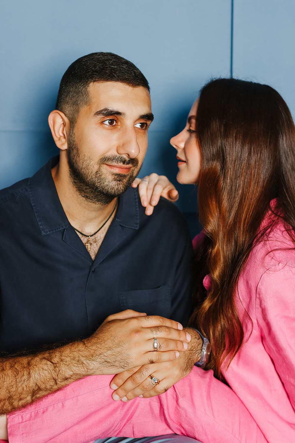 Стильная лав стори в студии. Контентный фотограф в Перми Натали Кытманова