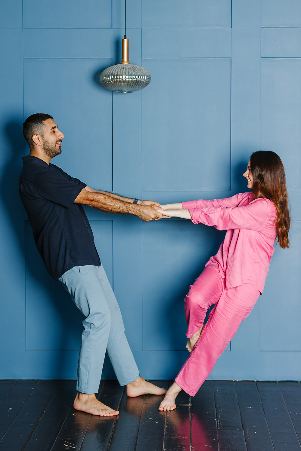 Стильная лав стори в студии. Контентный фотограф в Перми Натали Кытманова