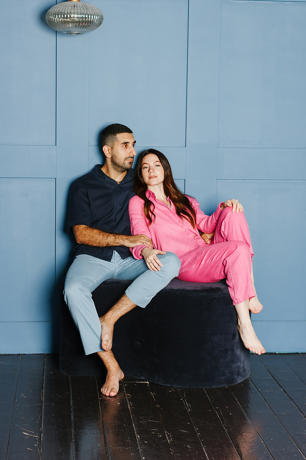 Стильная лав стори в студии. Контентный фотограф в Перми Натали Кытманова