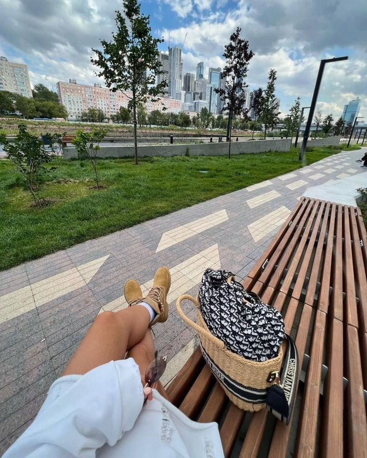 Фотосессия в жилом комплексе Москвы — подъезд с дизайнерским ремонтом