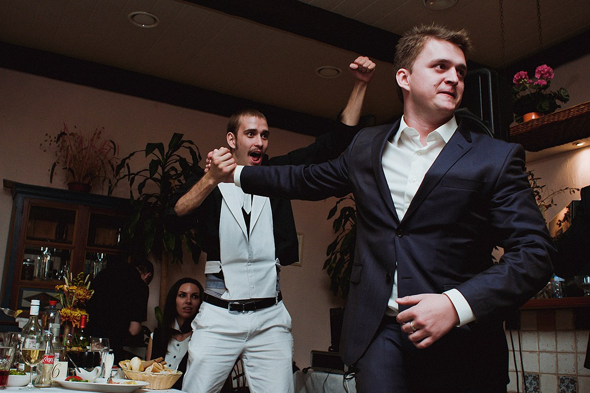 Свадебная прогулка Алекса и Даши. Фотограф крещение венчание в Петербурге! Помогает подобрать храм и посоветовал душевного батюшку в СПб