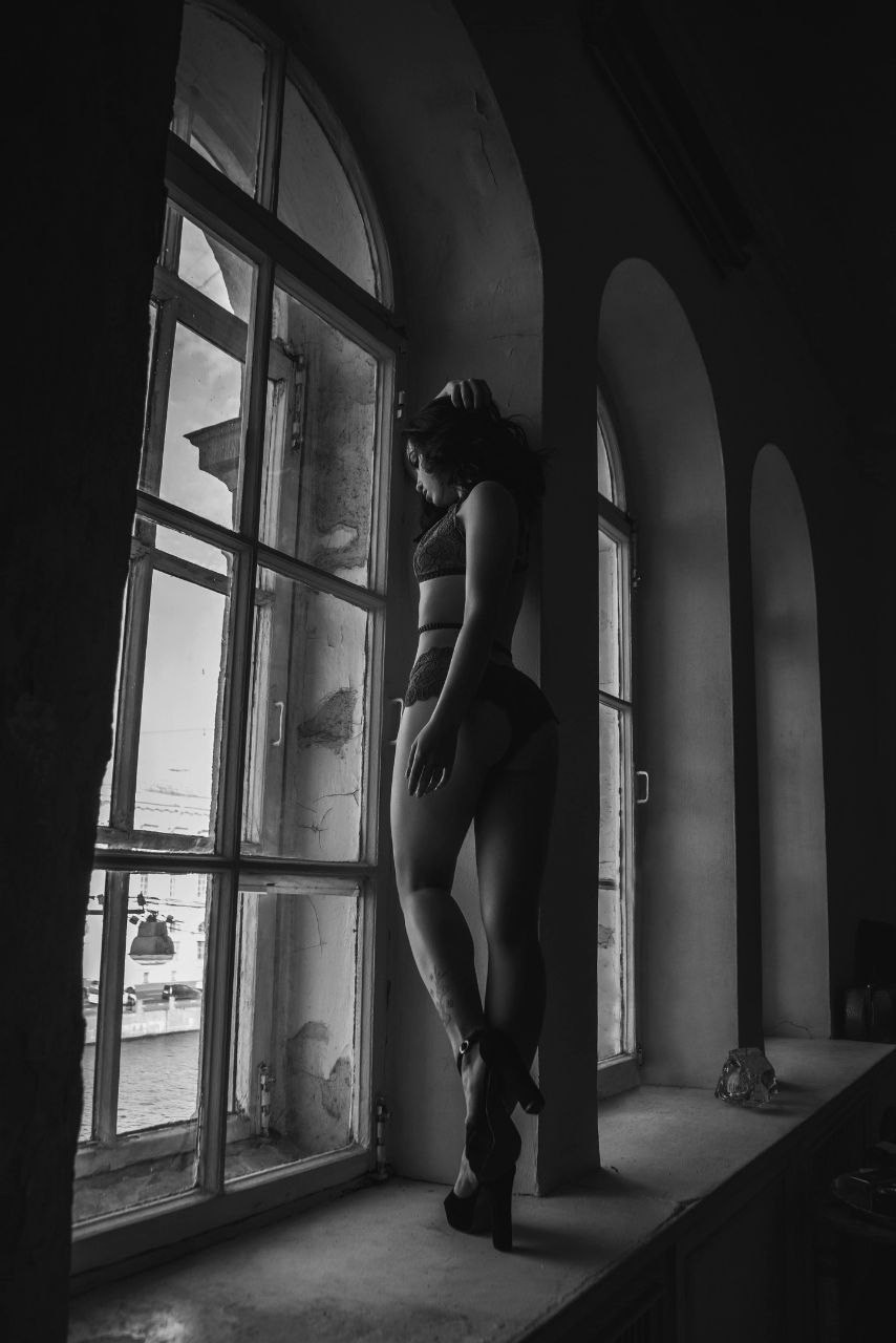 Будуарные и Ню. Женский фотограф в Санк-Петербурге и Москве — фотосессия девушки в студии, портрет, фотосъемка