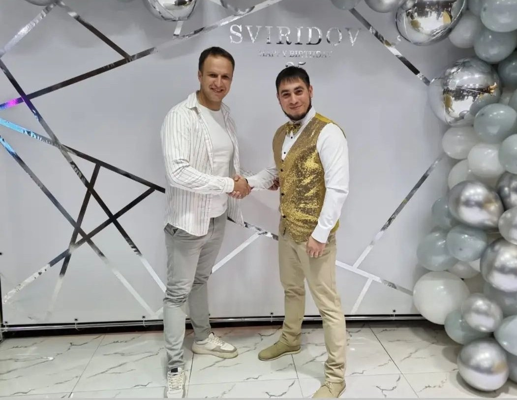 Фото. Ведущий ярких праздников — Сергей Велигодский