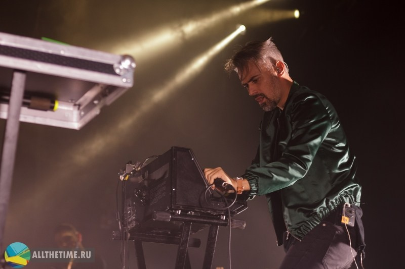 Tesla Boy. Магия музыки в кадре: Концертная Фотография