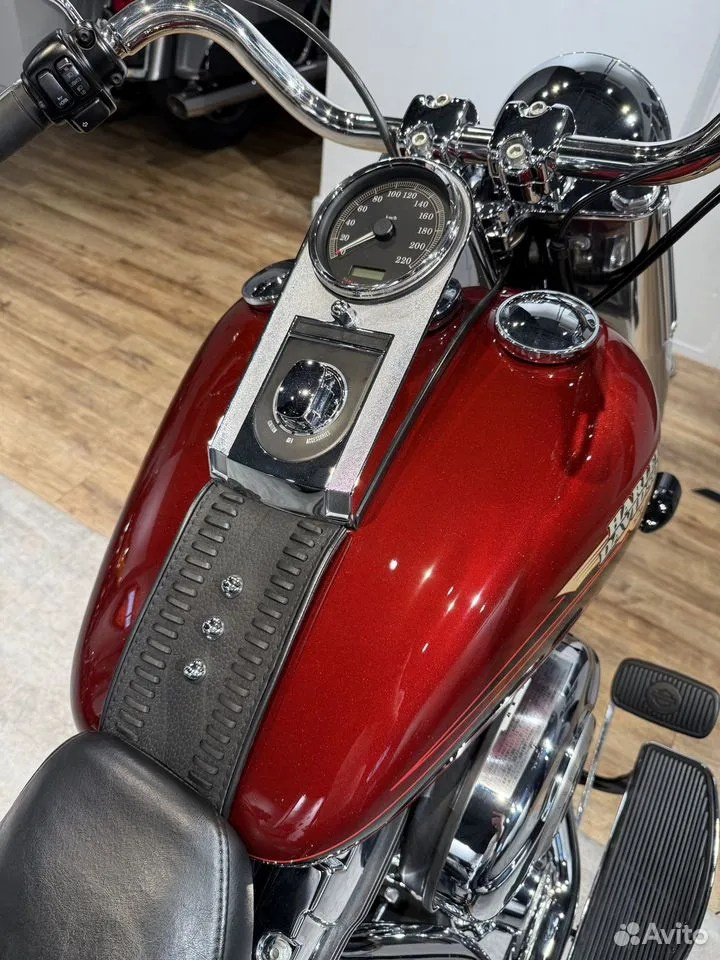 Купить Harley-Davidson Fat Boy (Red Hot Sunglo) (Softail/Dyna) — подробнее на сайте. Hello Davidson, Москва. Только хорошие мотоциклы…