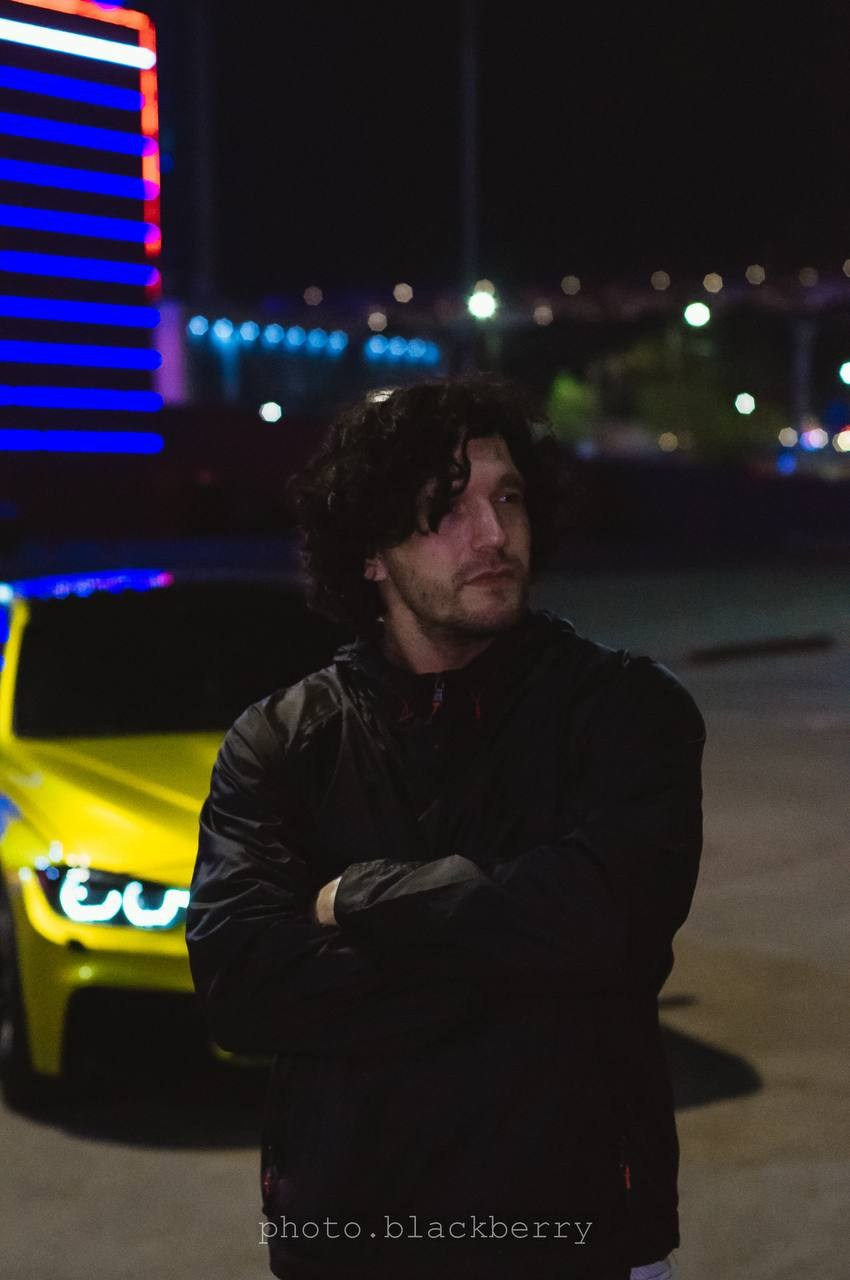 Auto & Lifestyle. Люблю снимать не только эмоции людей, но и автомобили.Живу в Челябинске, ну и конечно как же без путешествий по городам
