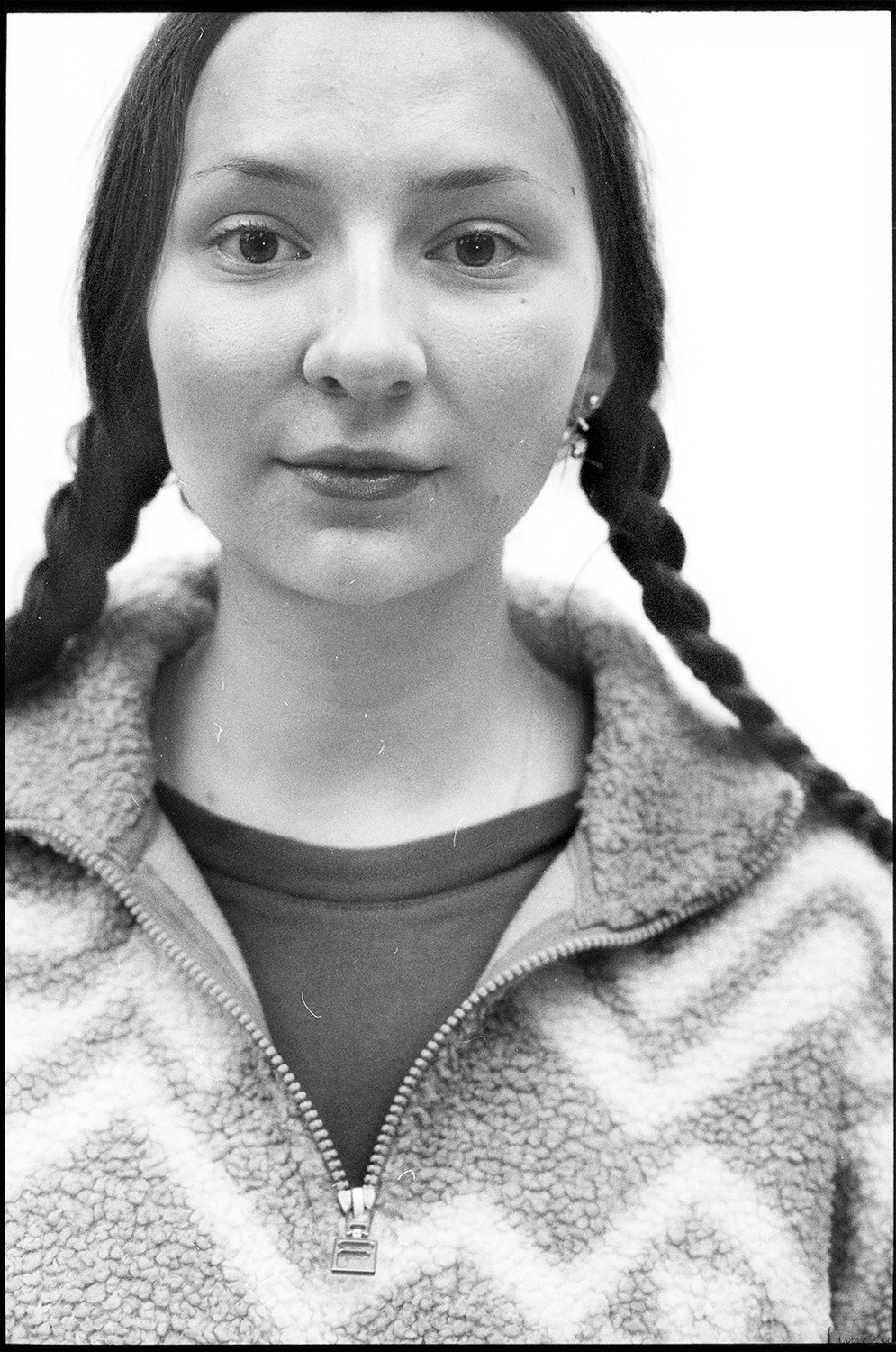 Классическая портретная выездная фотосессия (полевое исследование). Один человек один кадр. Летняя Школа. Дубна. Портретный и художественный фотограф в Москве Пётр Корень
