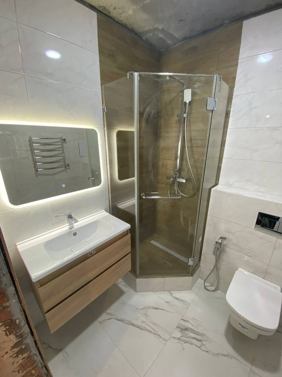 Ванная комната (ул. Краснококшайская д. 84а). Ремонт санузла, туалета, ванной под ключ в Казани. Укладка плитки