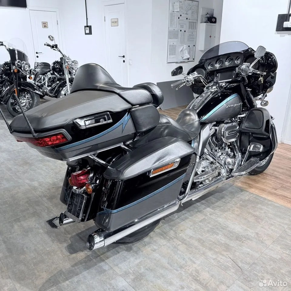 2015 Elесtra Glide CVO Limited 110 ABS. Hello Davidson, Москва. Только хорошие мотоциклы…